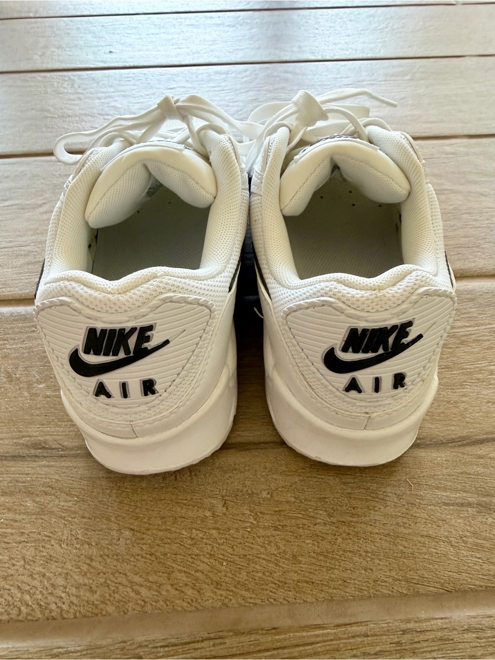 Nike Womens Air Max White & Black Sneakers Size 6.5 - Picture 3 of 4